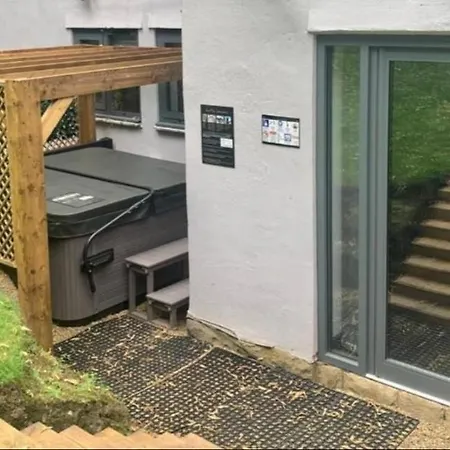 The Leeds Gathering - Hot Tub - Ev Charging *