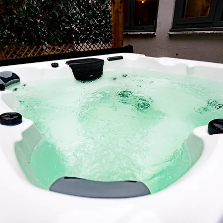 Apartment The Leeds Gathering - Hot Tub - Ev Charging